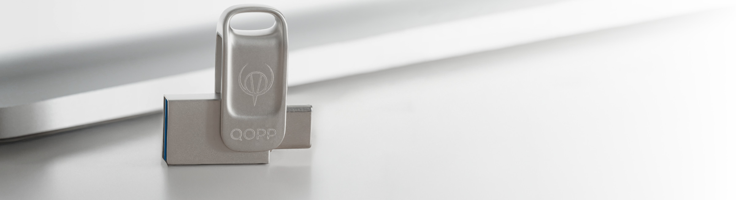 Двусторонний флеш-накопитель QOPP с разъёмами USB-A и Type-C